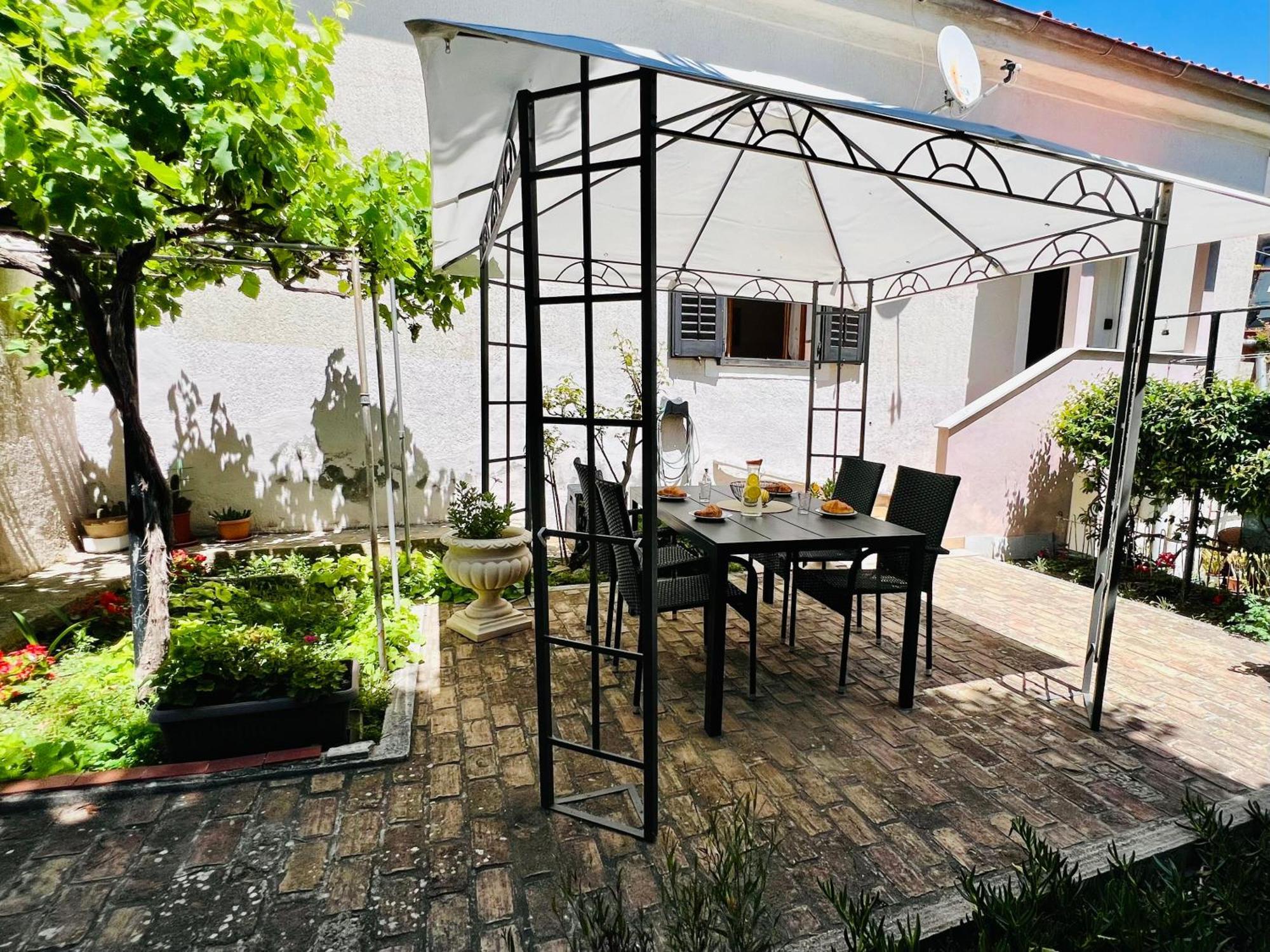 V&V Apartment Pula Exterior photo